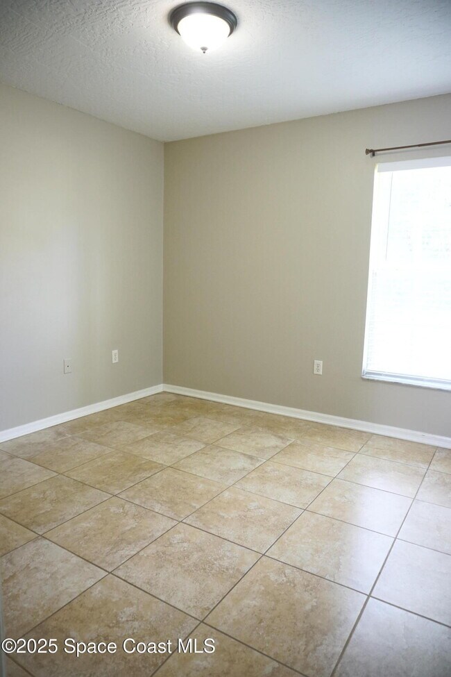 Building Photo - 1758 Tradewinds Ave SE