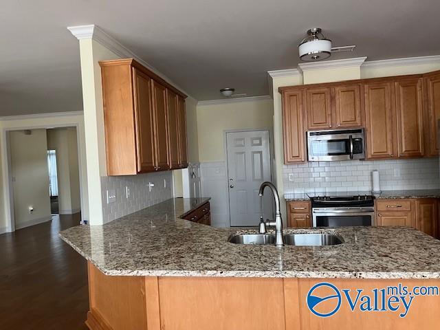 Building Photo - 410 Creekwater Cir