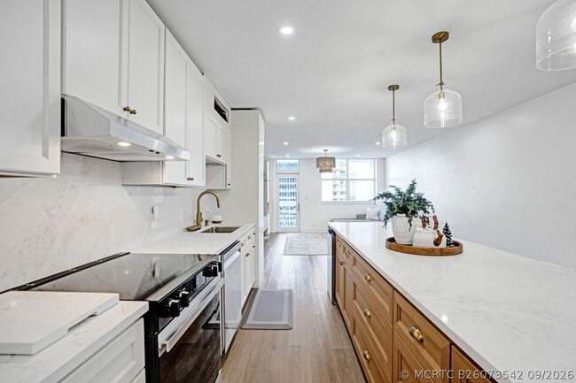 Building Photo - 4250 Galt Ocean Dr