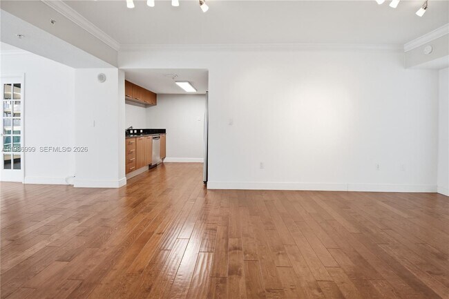 Building Photo - 1800 N Bayshore Dr