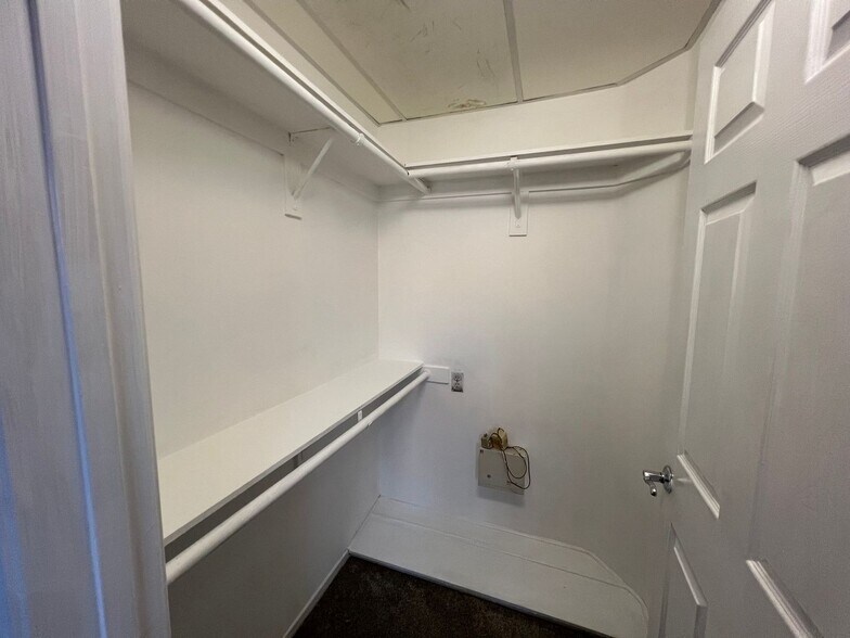 Building Photo - 620 S Gramercy Pl