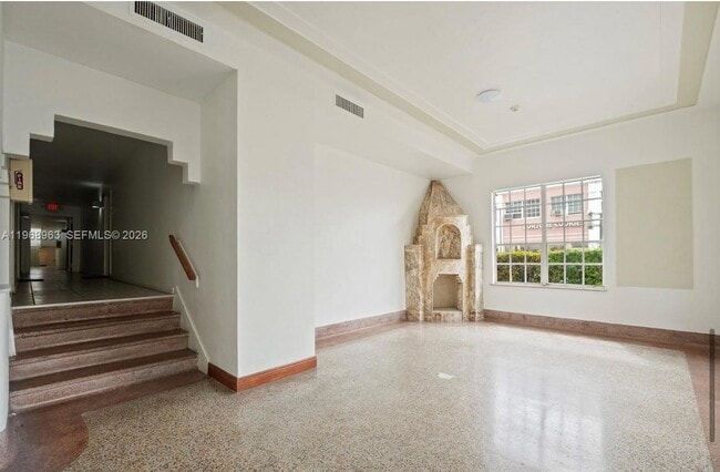 Building Photo - 605 Euclid Ave