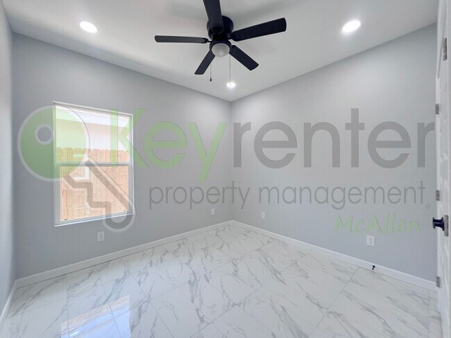 Building Photo - 3bed/2bath Apartment in Edinburg.  Don't M...