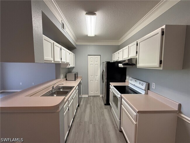 Building Photo - 11480 Villa Grand