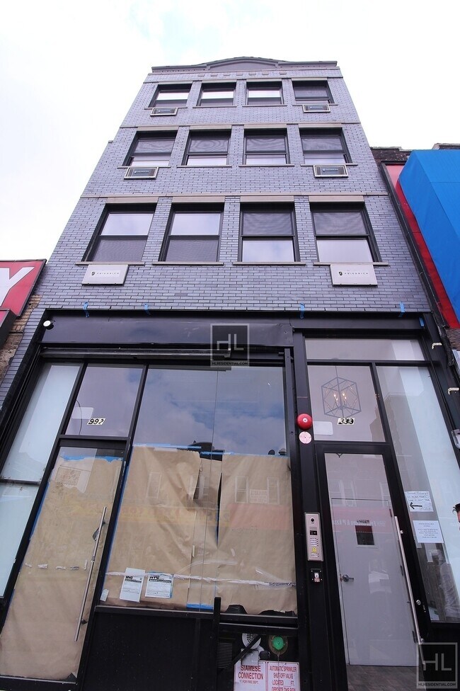Building Photo - NEWLY CONSTRUCTED BRAND NEW 1 BEDROOM UTIC...