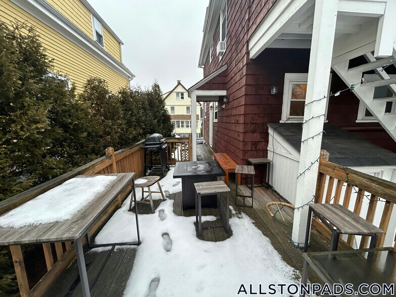 Building Photo - 4 Barstow St