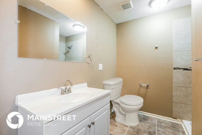 Building Photo - 3016 SE 3rd St