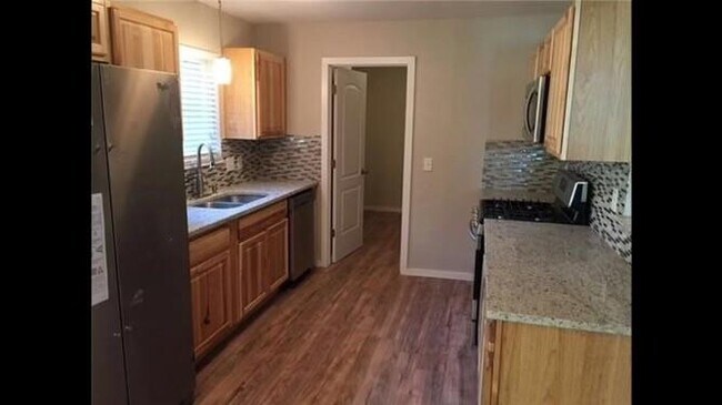 Building Photo - 311 Sheraton Ave