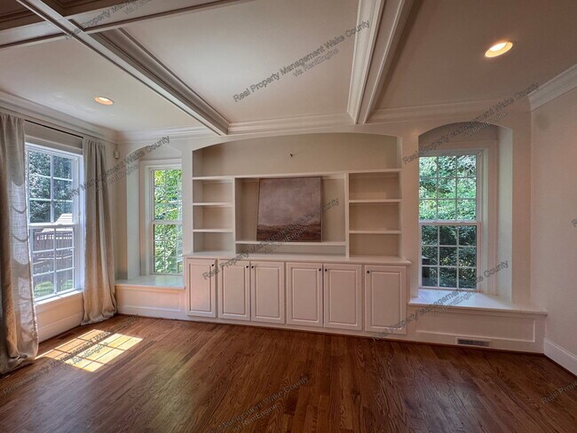Building Photo - 3353 Cheswick Dr