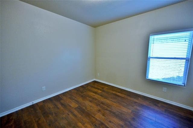 Building Photo - 916 Iona Dr