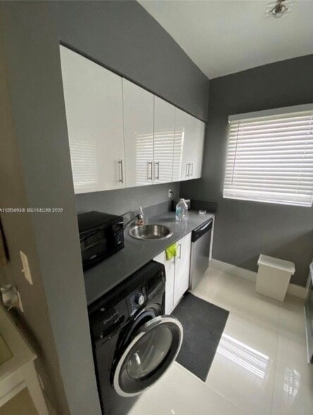 Building Photo - 1604 Drexel Ave