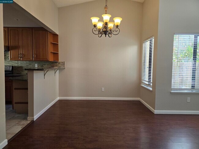 Building Photo - 155 Dartford St