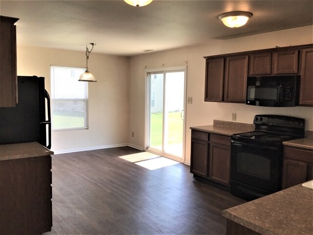 Building Photo - 467 Sedgewick Dr