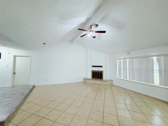 Building Photo - 12931 Becklin Ln
