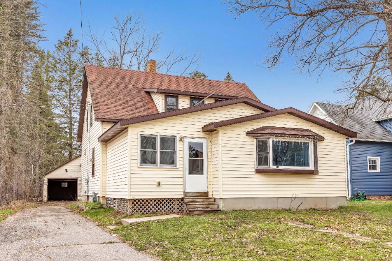 Building Photo - 105 N Metonga Ave