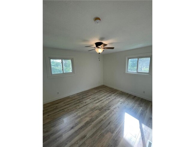 Building Photo - 673 Farm Rd