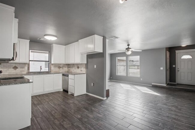 Building Photo - 2817 Green Canyon Dr