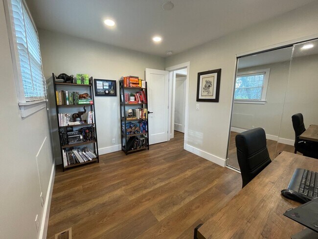 Building Photo - Lovely Ranch Home
