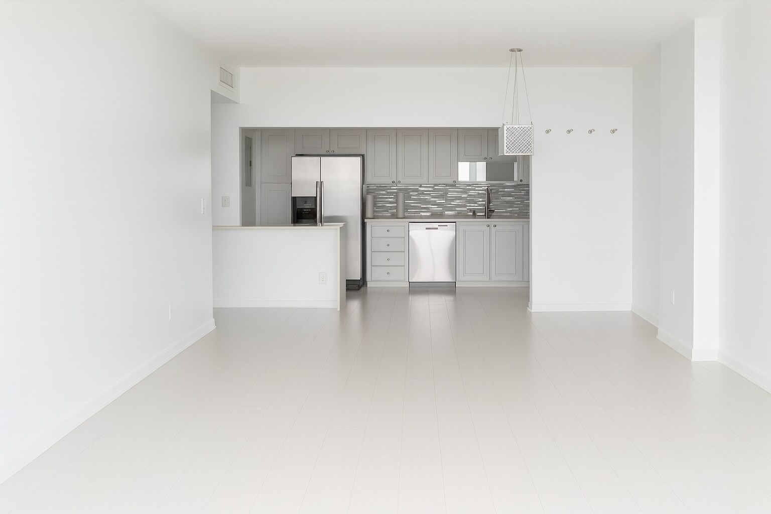 Living Rooom - 19390 Collins Ave