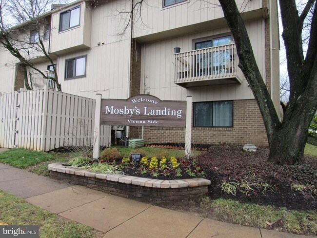 Building Photo - 2615 Glengyle Dr