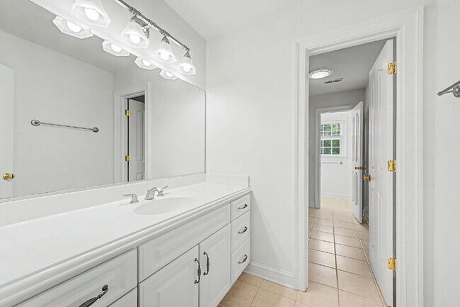 Building Photo - Luxury 5 Bedroom Home with Private Pool in Glen Allen – $4,500/mo