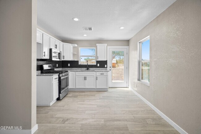 Building Photo - 11721 Valle Del Paseo Dr
