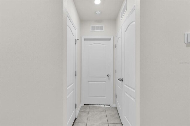 Building Photo - 355 Gardenia Ct