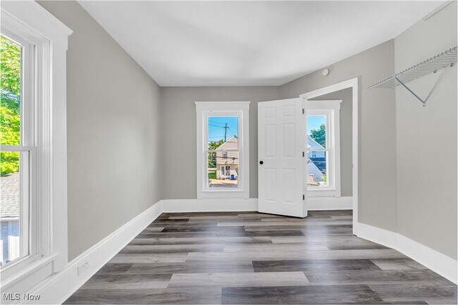 Building Photo - 3116 W 88th St