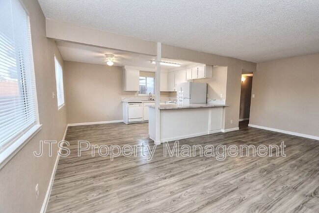 Building Photo - 319 Montrose Dr