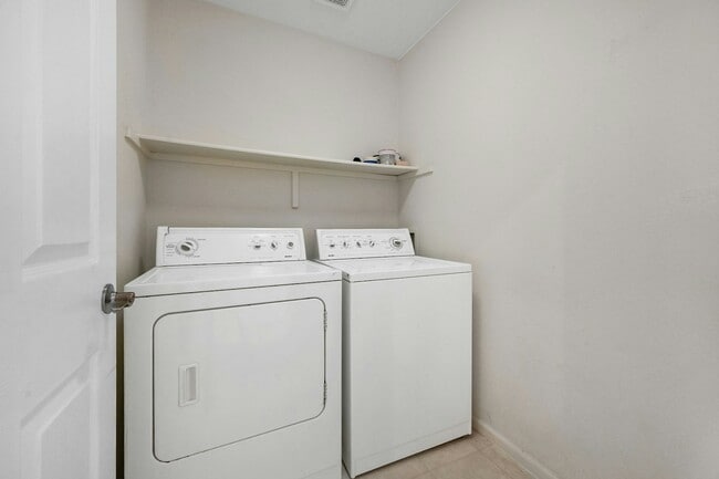 Building Photo - 8417 Stonybridge Cir
