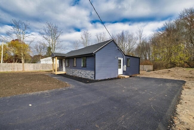 Building Photo - 4 Water St