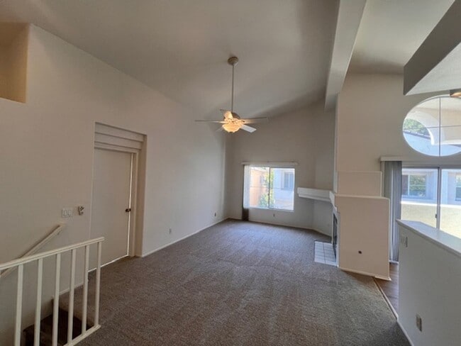 Building Photo - Spacious 2 Bedroom, 2 Bathroom Town Home w/ Attached Garage! Andria of UTC