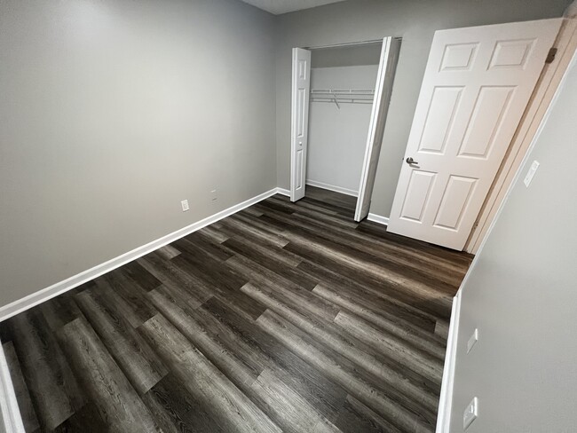 Building Photo - 8373 Thomas Rd