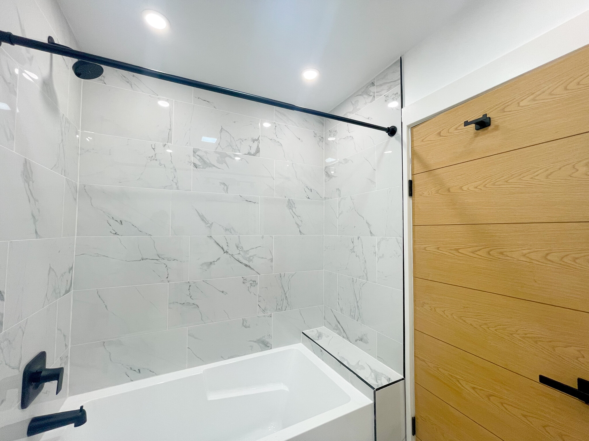 Building Photo - 2414 Effie St