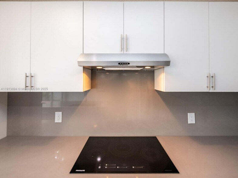 Building Photo - 20729 NE 32nd Ave