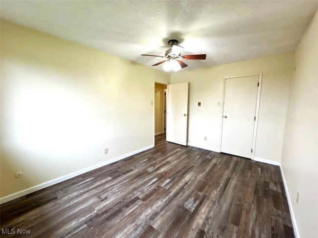 Building Photo - 200 Fernwood Rd