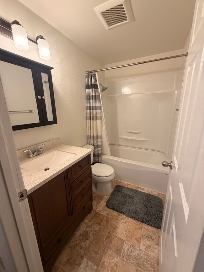 Building Photo - Arnesen