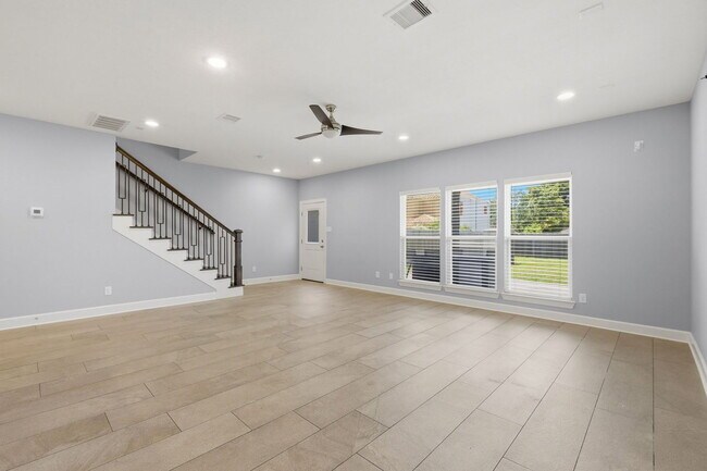 Building Photo - 8419 Observatory St