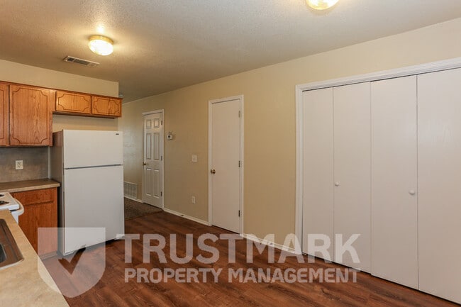 Building Photo - 4001 Pilgram Dr