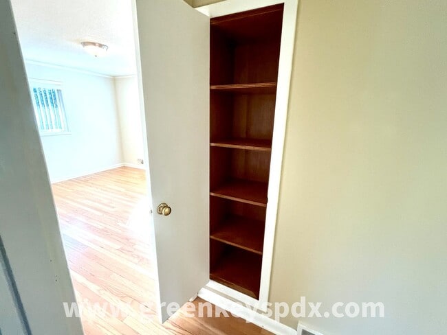 Building Photo - N Albina Duplex