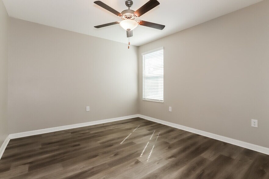 Building Photo - 10518 Strawberry Tetra Dr