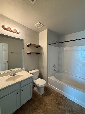 Building Photo - 1212 Amazon Dr