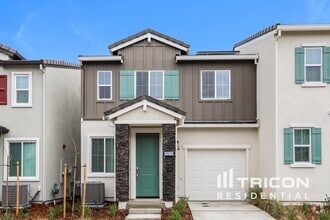 Building Photo - 2573 Gold Brk St