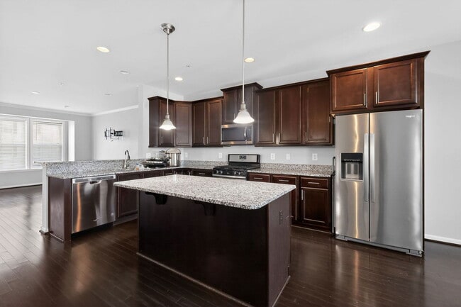 Building Photo - 8601 Sweet Rose Ct