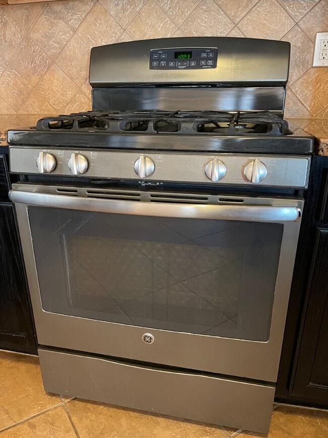 Building Photo - 12960 Cozy Cove Ave