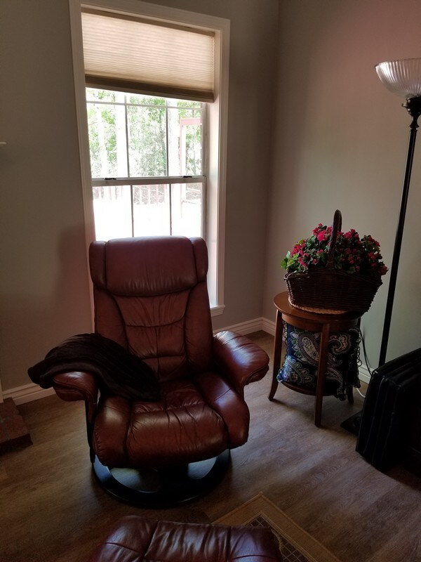 Building Photo - 2000 Ridgewood Dr