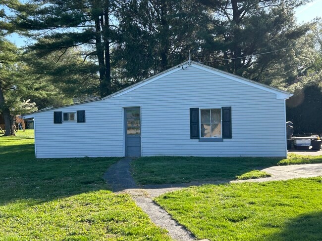 Building Photo - 253 Beacon Light Rd