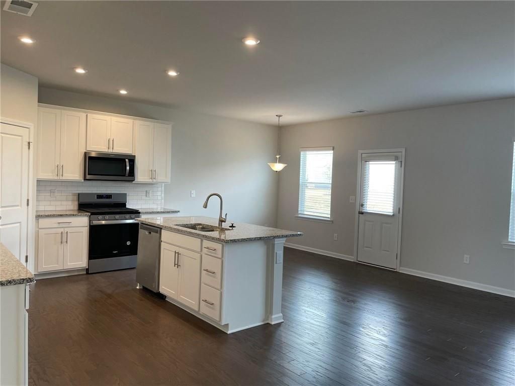 Building Photo - 632 Blue Ash Ct