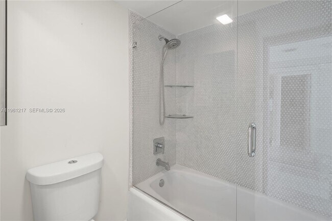 Building Photo - 20505 E Country Club Dr