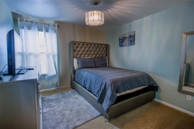 Building Photo - 14919 Hartsmith Dr